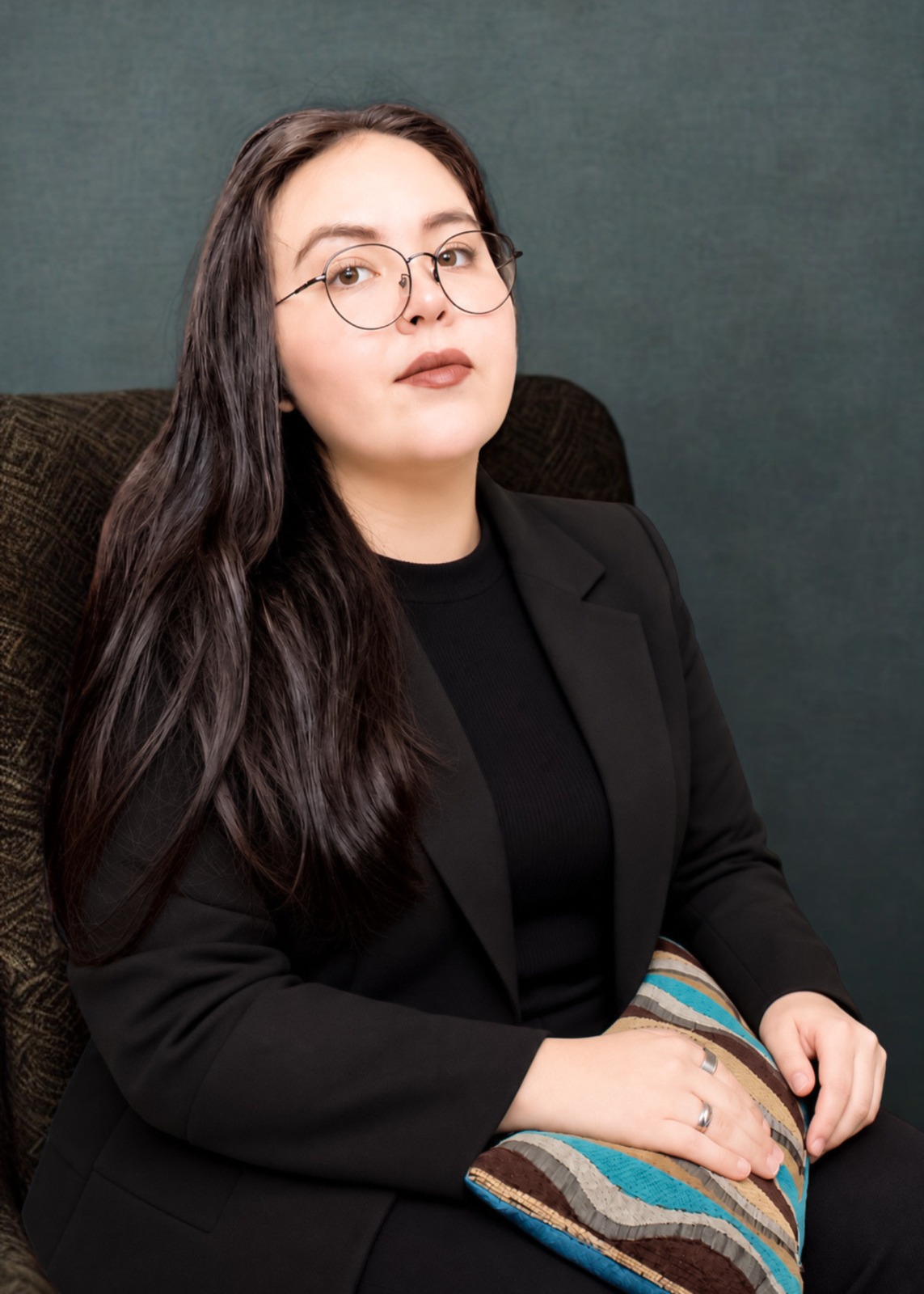 Retrato profesional de la Lic. Psic. Gloria Mariel Gastélum Ruiz.
